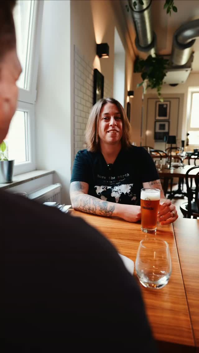Zu jedem Gang ein Bier? Genau so. 🍺🍽️

Am 09.10.2026 geht unser FINE DINE BEER gemeinsam mit Vanessa von Hop Around the World in die zweite Runde:

🍽️ 5-Gang-Menü von Fubse
🍺 zu jedem Gang ein ausgewähltes Bier
💧 Wasser inklusive

Die Karten bekommt ihr direkt bei Blutsbrüder und Hop Around the World.

Markiert die Person, mit der ihr euch durch alle sechs Gänge trinken würdet. 👇

#Blutsbrüder #FineDineBeer #Ludwigsburg